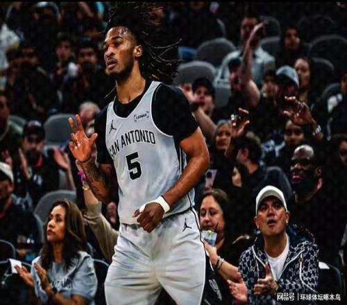 萨拉赫梅开,二度,迪亚斯助力,拼搏在线彩神通,彩票平台,高频彩票,在线投注,快速开奖